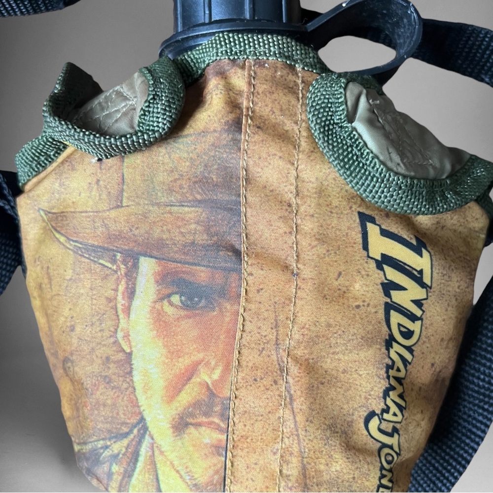 Indiana Jones 80s 90s Rare  Plastic Kelloggs Toy 2008 Plastic Canteen